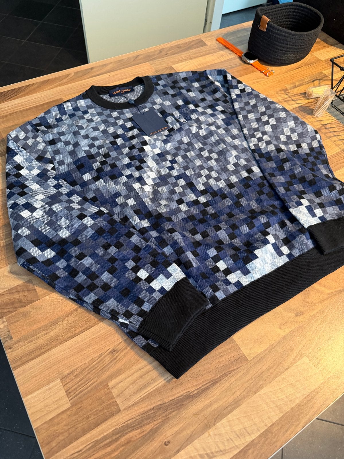 Louis Vuitton Pixel Damier Trui Maat L Nieuw, Ophalen of Verzenden, Nieuw, Maat 52/54 (L), Meerkleurig