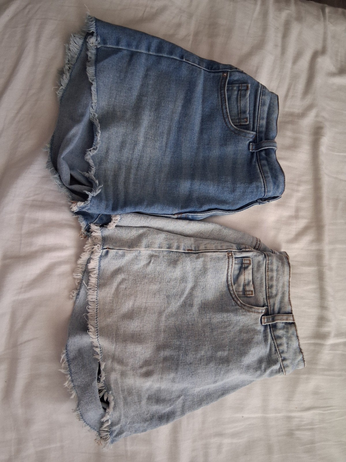 2x korte jeans van Primark, mt 42, Kort, Maat 42/44 (L), Ophalen of Verzenden, Zo goed als nieuw