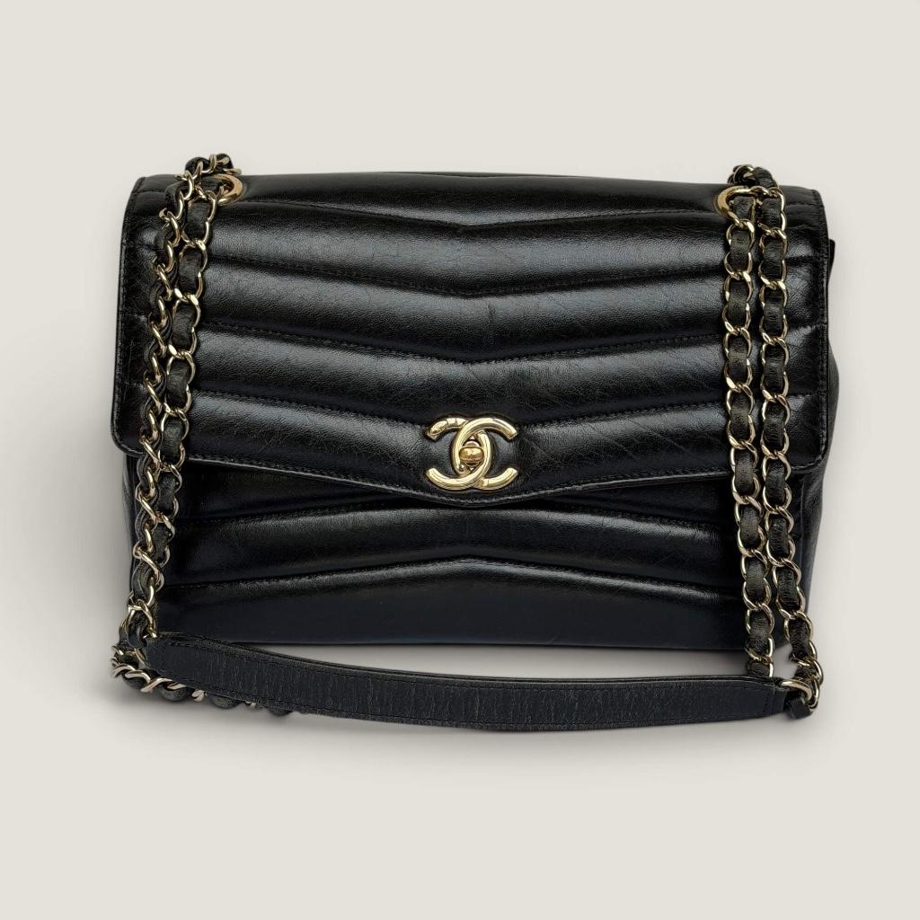 Chanel reversed chevron flap bag, Overige merken, Gebruikt, Zwart, Ophalen of Verzenden