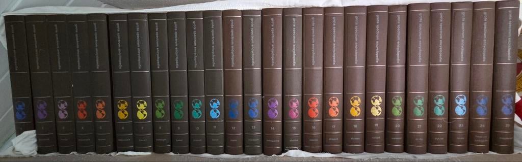 25 encyclopedieën, Ophalen, Zo goed als nieuw
