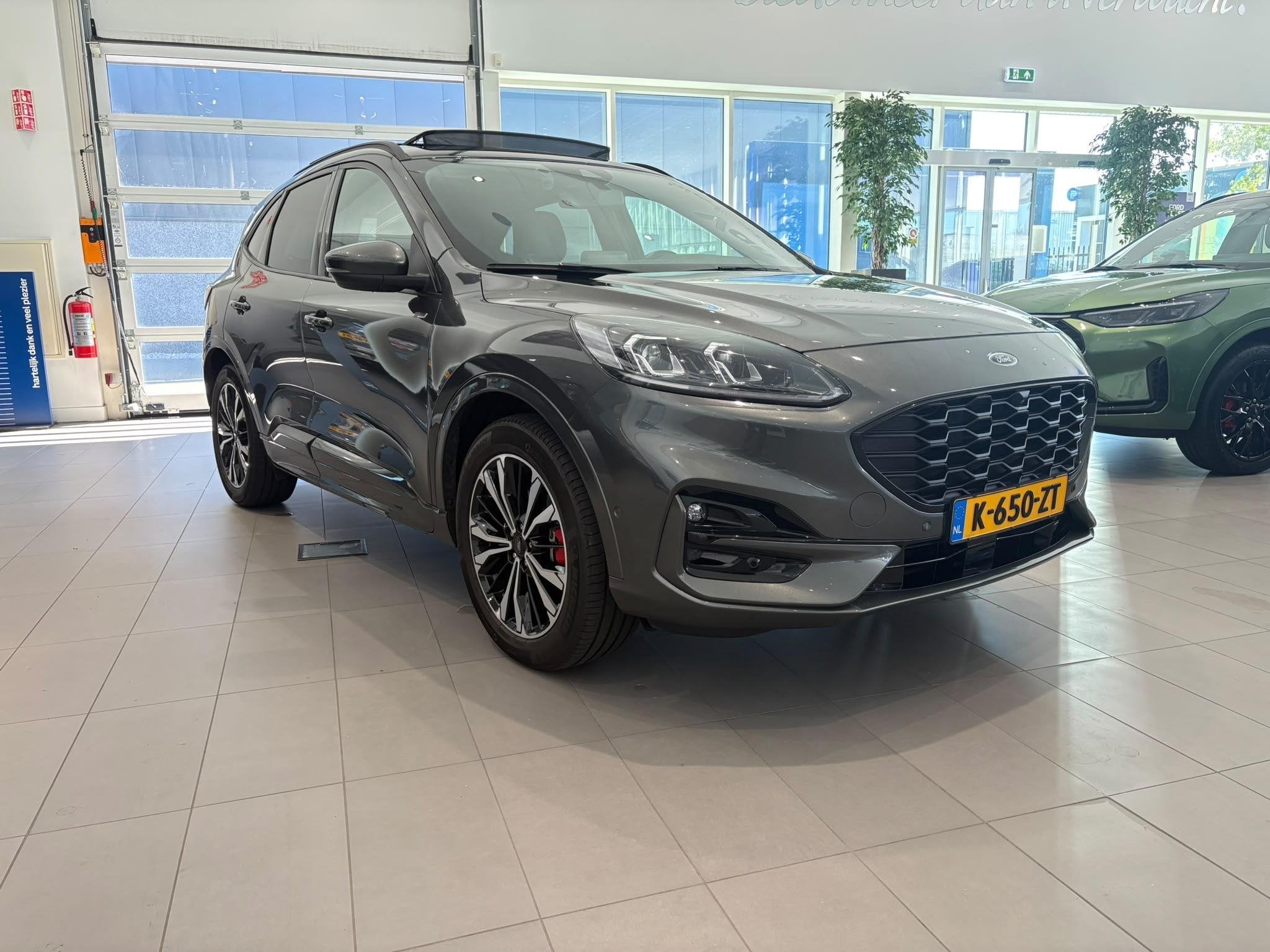 Ford Kuga 2.5 PHEV ST-Line X APPLE CARPLAY | PANORAMA DAK |, 12 maanden, 14 kWh, Gebruikt, Euro 6