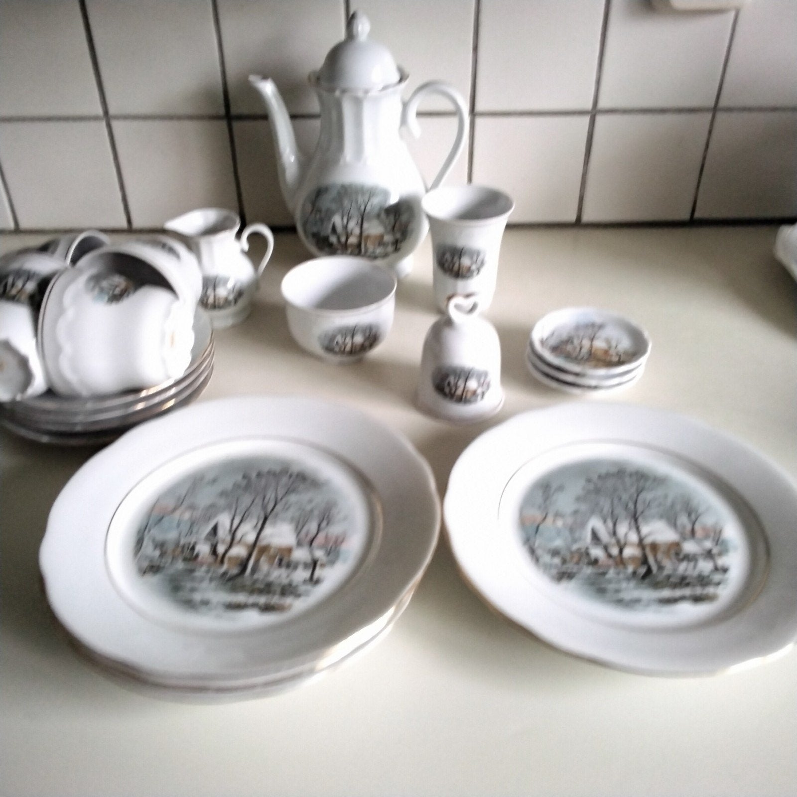 AVON: 2 x servies., Ophalen of Verzenden, Zo goed als nieuw, Porselein, Overige stijlen