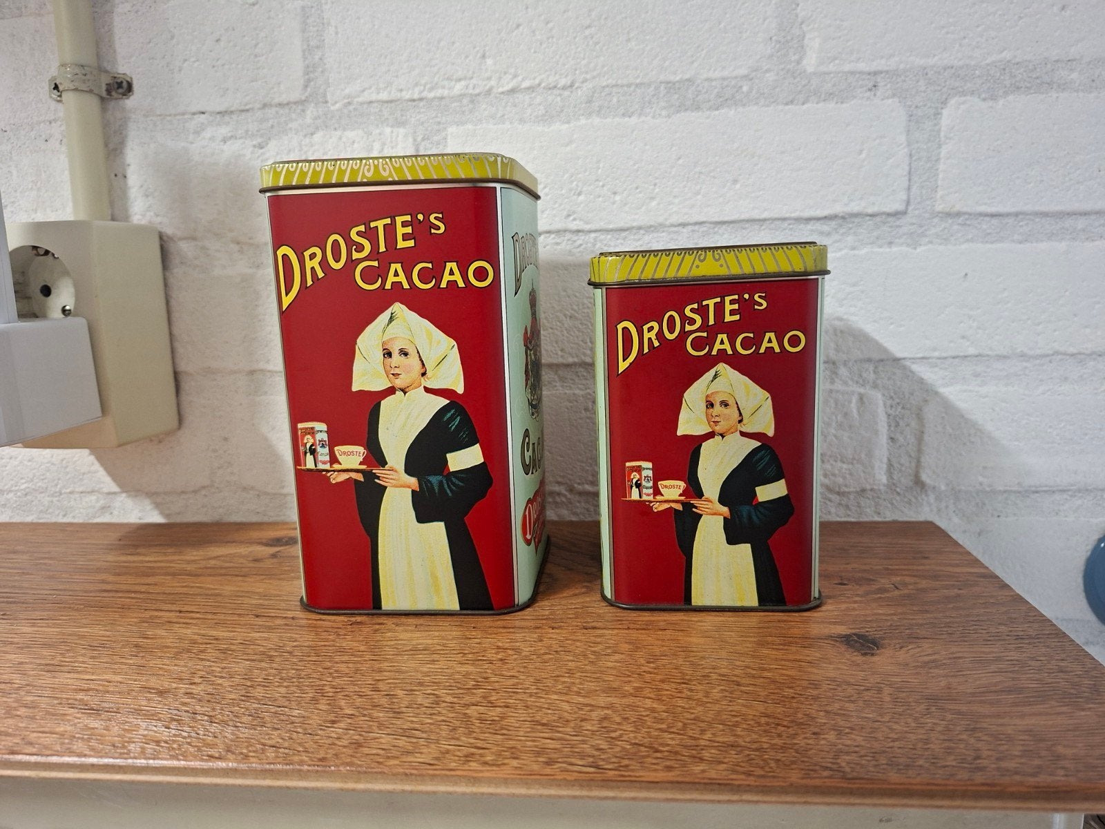 2 blikken van Droste Cacao., Ophalen, Zo goed als nieuw, Overige, Droste