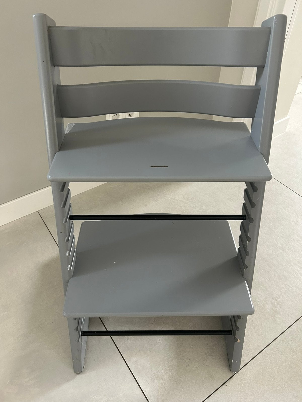 Stokke tripp trapp (trip trap) kinderstoel grijs, Ophalen, Zo goed als nieuw, Meegroeistoel