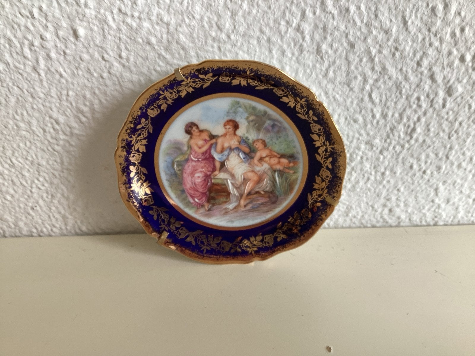 Decoratief Limoges porseleinen bordje - 9 cm diameter, Antiek en Kunst, Antiek | Porselein, Ophalen of Verzenden