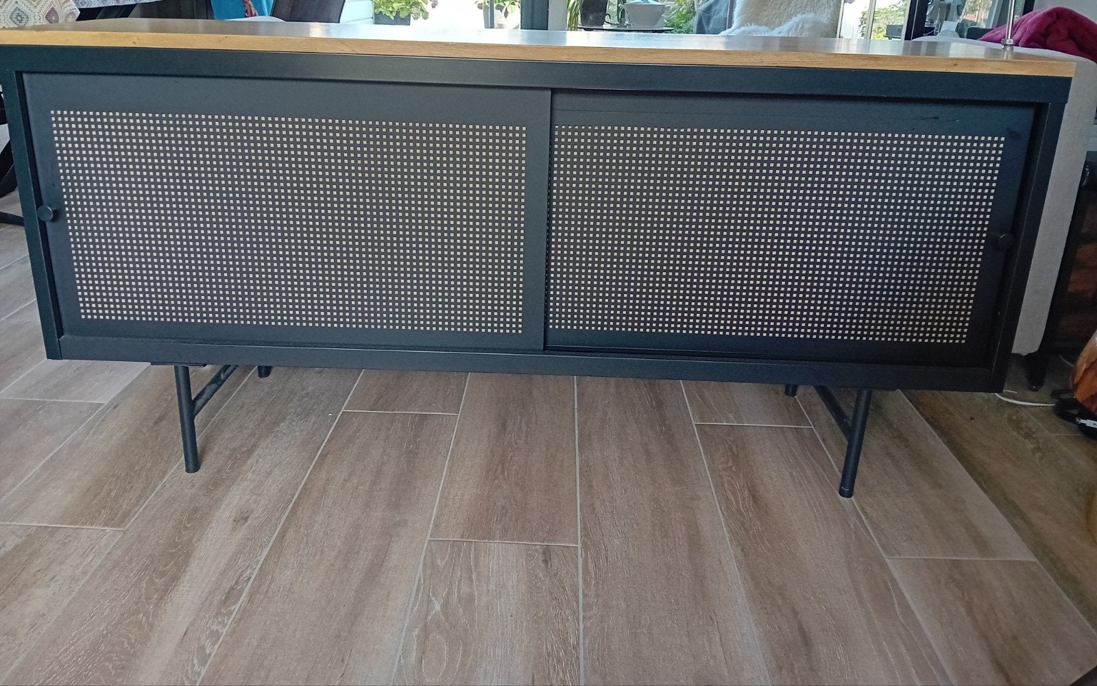 Metalen kast met schuifdeuren en eikenhouten blad, Ophalen, 150 tot 200 cm, Eikenhout, 25 tot 50 cm