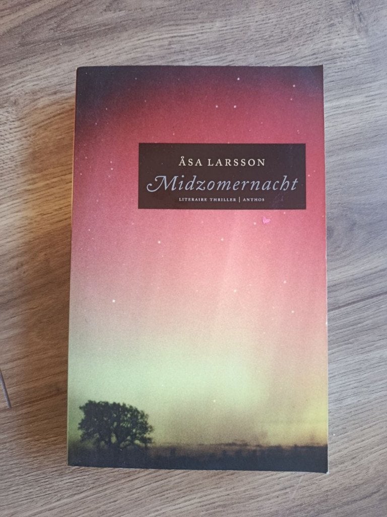Midzomernacht - Asa Larsson, Ophalen of Verzenden, Zo goed als nieuw