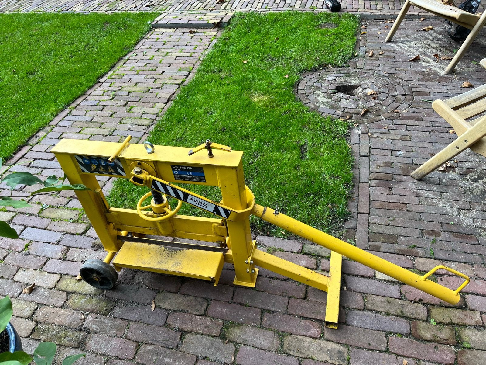 Stenenknipper te huur -  €40 per week, €15 per dam, Ophalen, Gebruikt