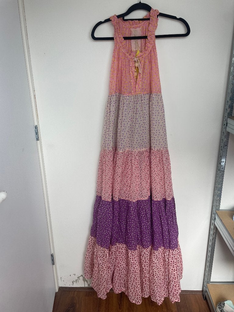 Yvonne S Maxi Hippydress floral roze gelaagd M mouwloos, Maat 38/40 (M), Yvonne S, Miss May SARL, 42 rue Monge, 75005 Parijs, Frankrijk