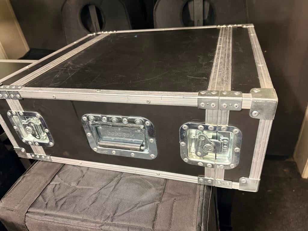 Yamaha TF1 met NY64-D Dante kaart en Tio1608-D stagebox, Ophalen, Gebruikt, 20 kanalen of meer, Microfooningang