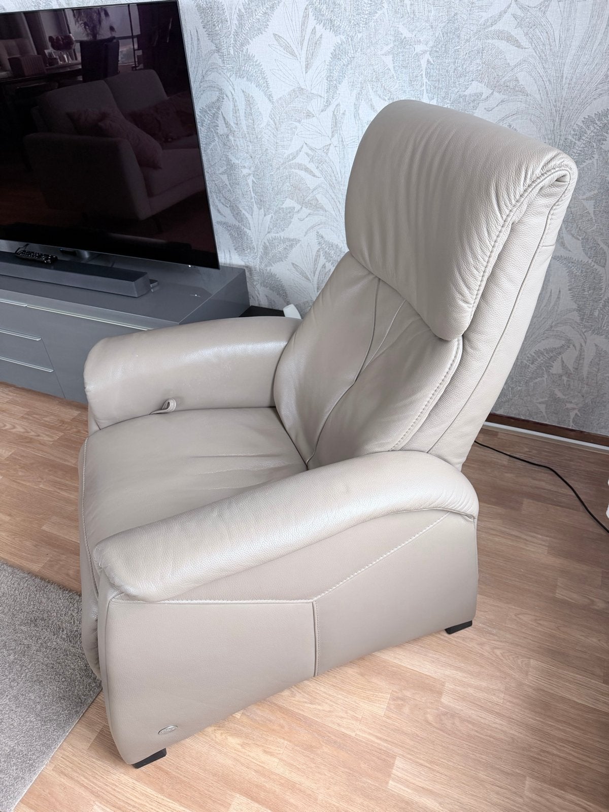 Leren relaxfauteuil Himolla, beige, Huis en Inrichting, Fauteuils, Ophalen, 100 tot 125 cm, Leer, Zo goed als nieuw