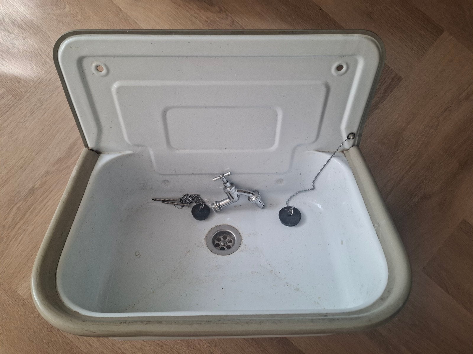 Te koop uitstoortgootsteen / wasbak, Doe-het-zelf en Verbouw, Sanitair, Ophalen of Verzenden, Gebruikt