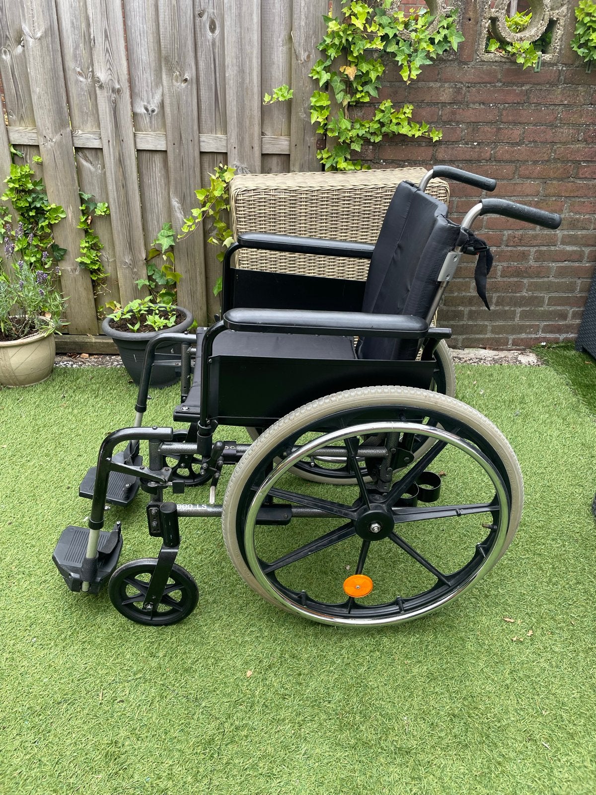 Rolstoel van het merk Action, Ophalen, Gebruikt, Duwrolstoel