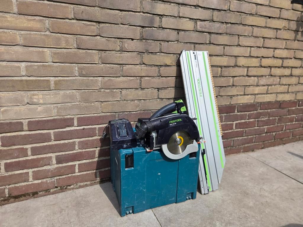 Festool HKC 55 EB accu cirkelzaag met FSK420 afkortlineaal, Doe-het-zelf en Verbouw, Ophalen, Gebruikt, Cirkelzaag, 600 tot 1200 watt