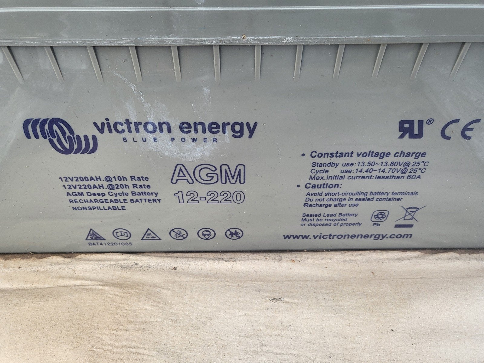 Victron Energy AGM 12V-220AH Deep Cycle Accu  2 stucks, Ophalen of Verzenden