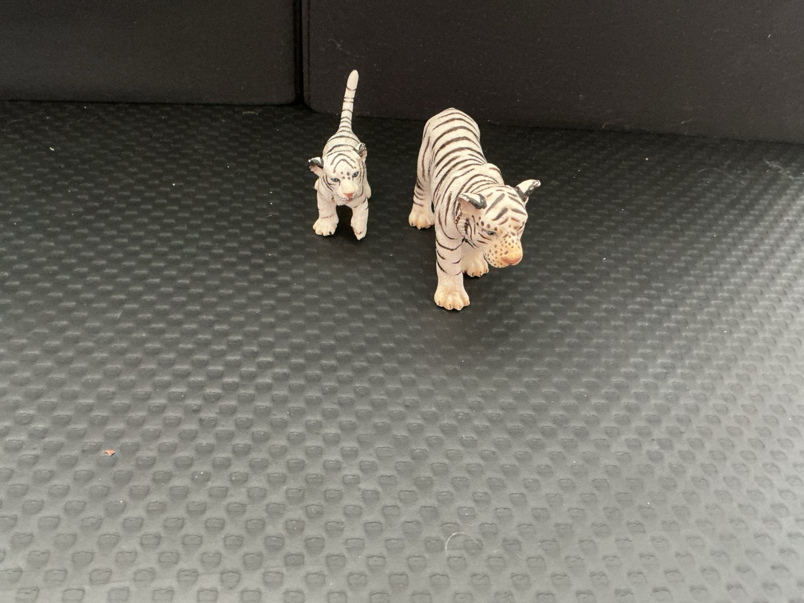 Twee Witte Tijger Beeldjes - Schleich, Ophalen of Verzenden, Gebruikt