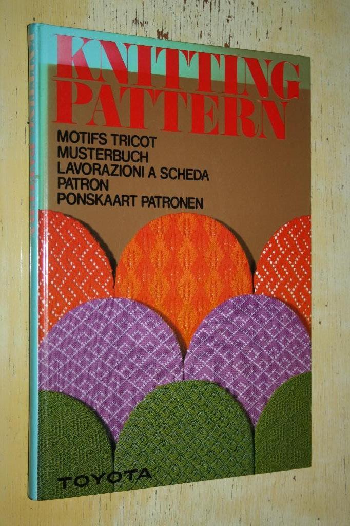 Boek: Toyota knitting pattern  Ponskaart Patronen, Hobby en Vrije tijd, Breien en Haken, Ophalen of Verzenden, Gebruikt, Breien