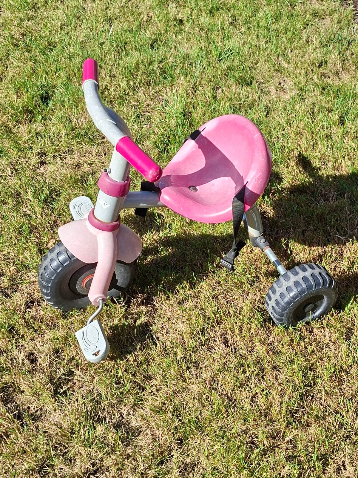 Roze driewieler voor kinderen, Kinderen en Baby's, Speelgoed | Buiten | Voertuigen en Loopfietsen, Ophalen, Gebruikt, Loopfiets