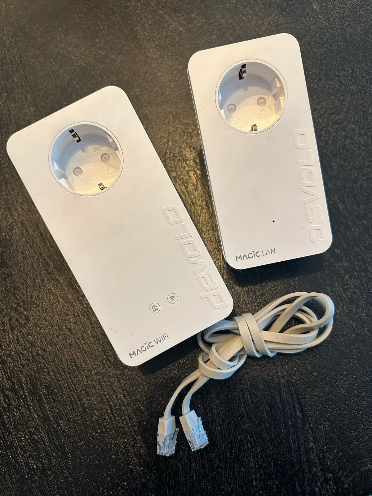 Devolo Magic 2 LAN & WiFi Powerline Adapters, Ophalen of Verzenden, Zo goed als nieuw