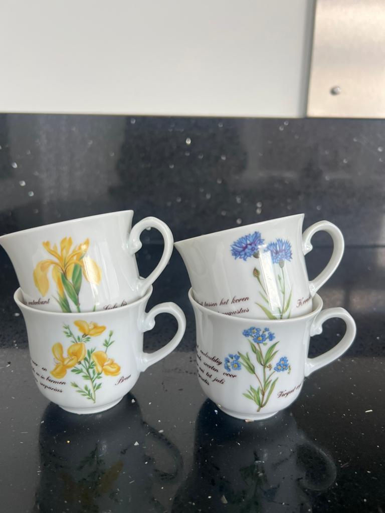 Vintage kopjes set van 4, Antiek en Kunst, Ophalen of Verzenden