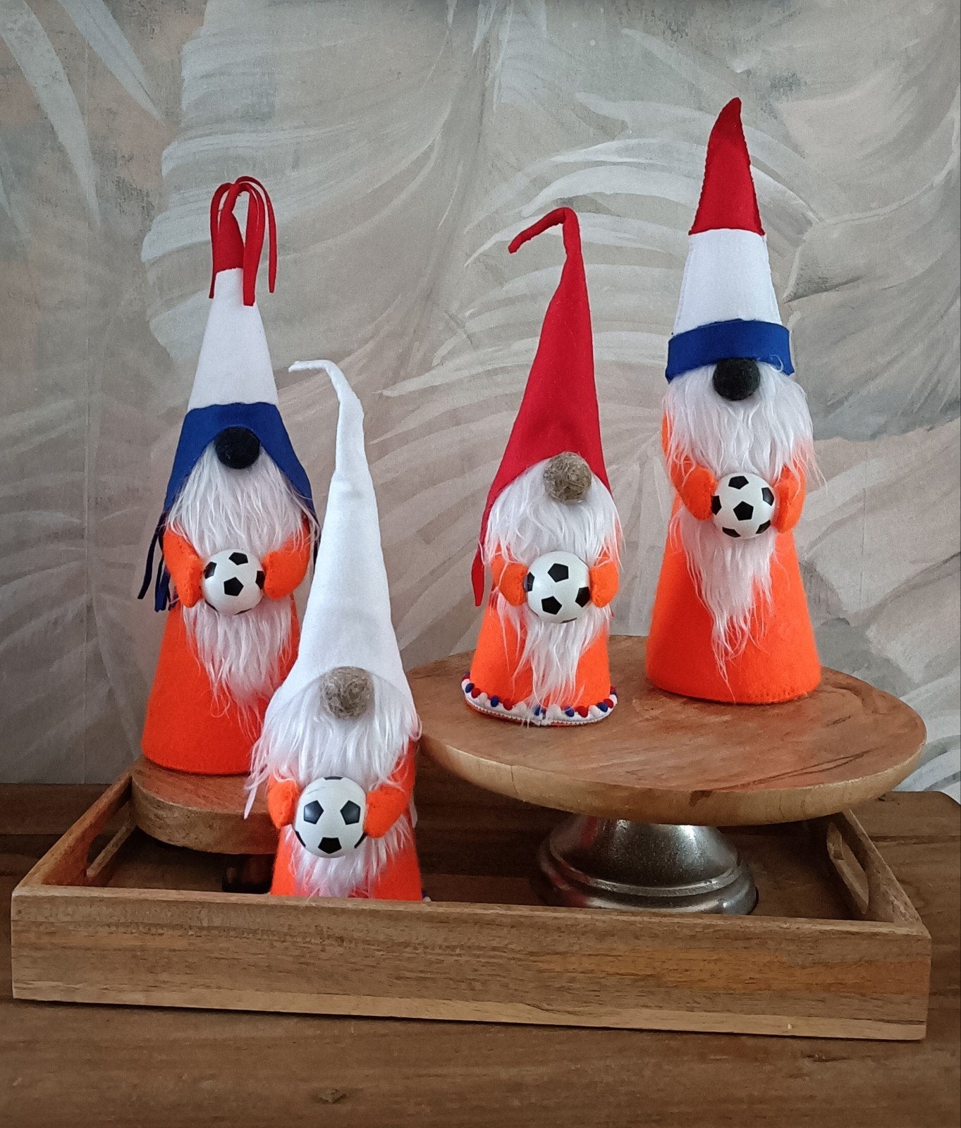 Handgemaakte voetbal gnooms van vilt., Ophalen of Verzenden, Nieuw, Versiering
