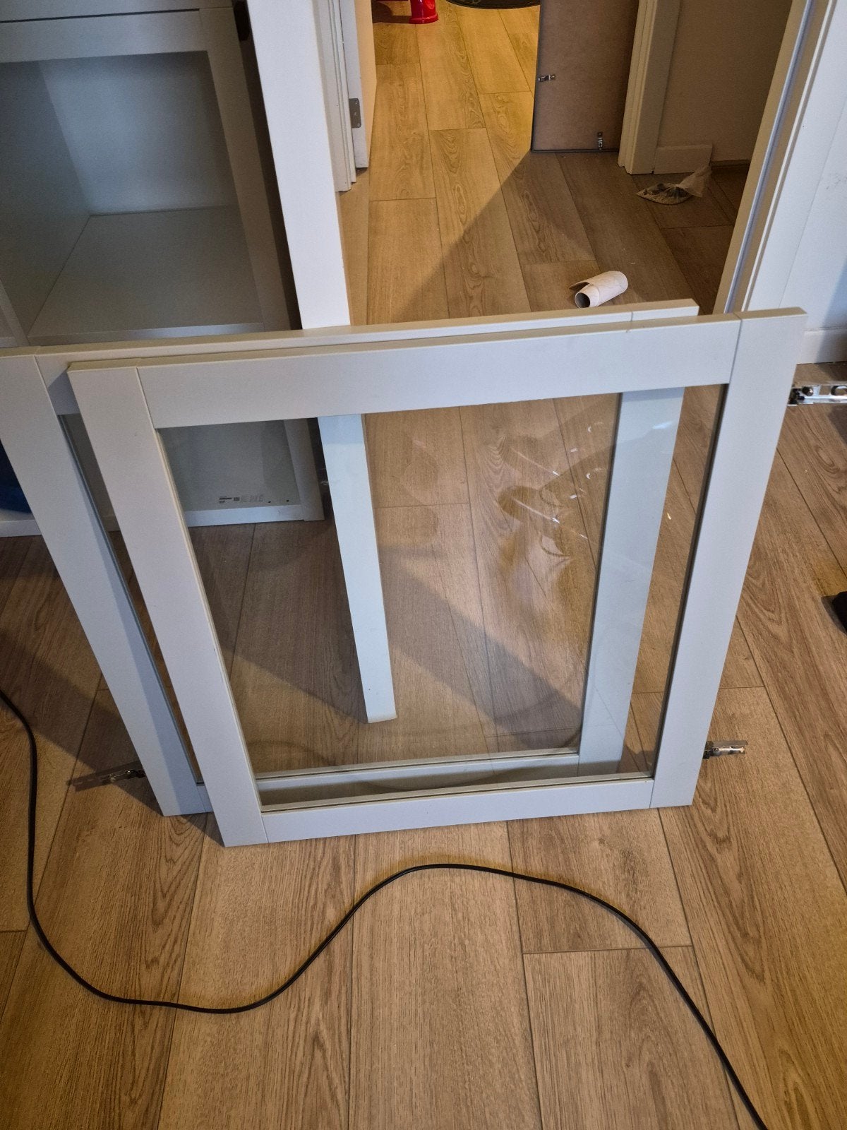 Ikea Sindvik Glazen deurtje, Huis en Inrichting, Kasten | Vitrinekasten, Ophalen, 50 tot 100 cm, Zo goed als nieuw, Minder dan 25 cm