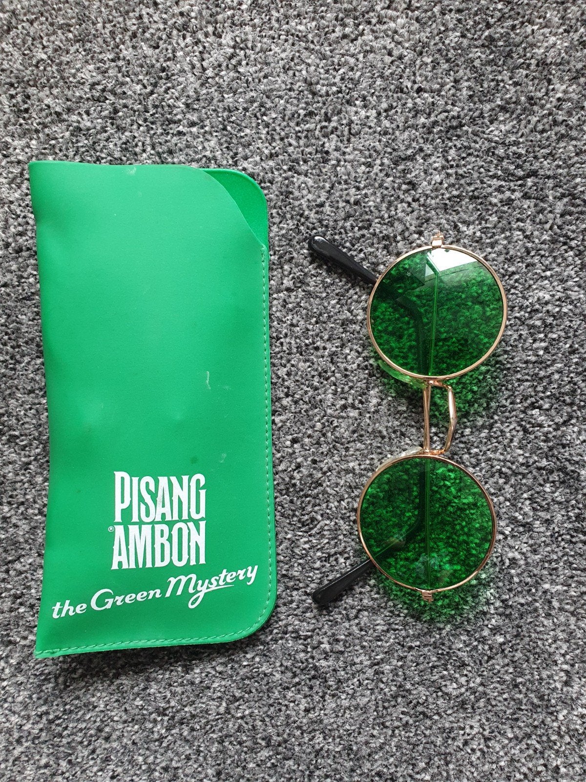 Pisang Ambon zonnebril met groene glazen, Ophalen, Gebruiksvoorwerp