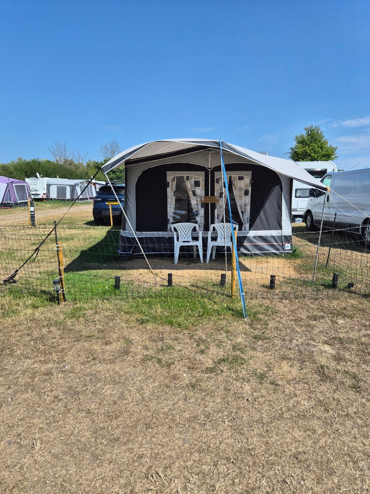 Dethleffs Caravan - Compact en Gezellig, Rondzit, Omvormbare zithoek, 750 - 1000 kg, Particulier