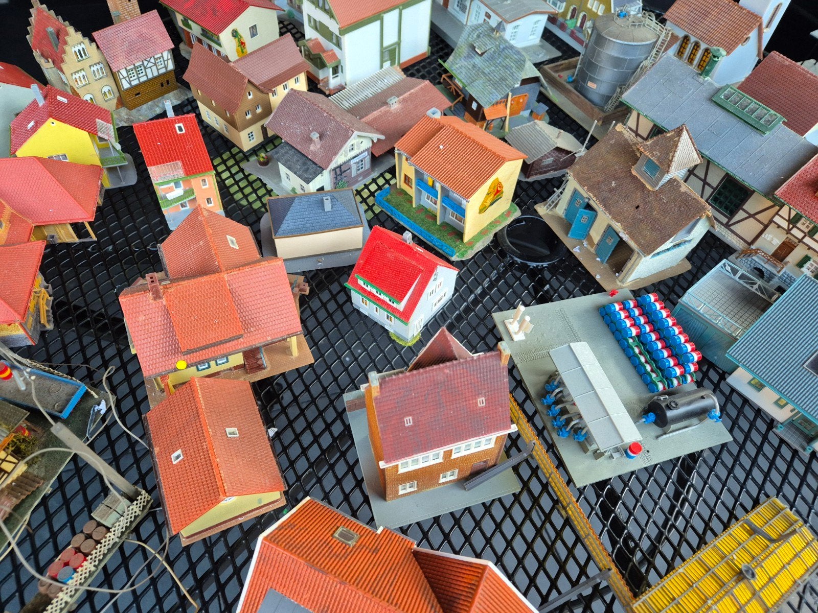 Grote collectie modelbouw huisjes en gebouwen, Hobby en Vrije tijd, Modeltreinen | H0, Ophalen of Verzenden