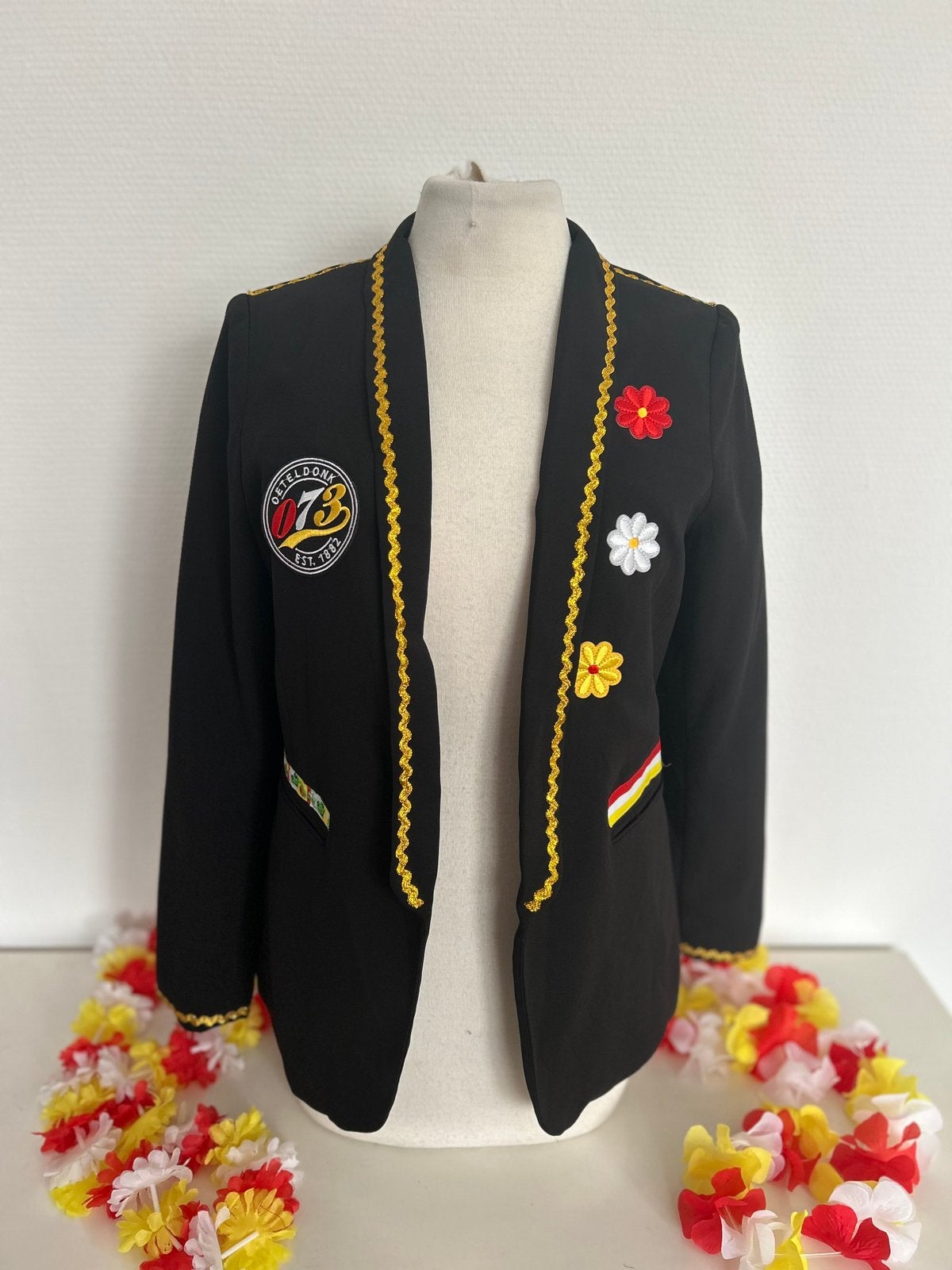 Oeteldonk dames jasje - Maat XS, Ophalen of Verzenden, Zo goed als nieuw, Maat 34 (XS) of kleiner, Carnaval