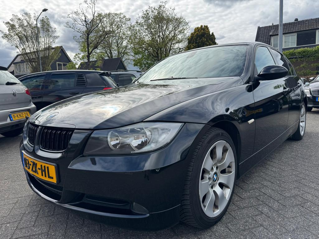 BMW 3-serie 318i Business Line 143pk,Apk 13/6/27,Airco,Cruis, Auto's, Achterwielaandrijving, Zwart, Origineel Nederlands, Handgeschakeld