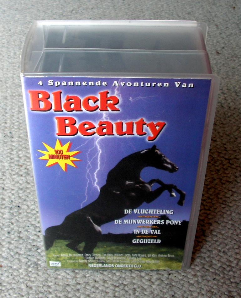 4 Spannende avonturen van Black Beauty 2 VHS banden mooi, Cd's en Dvd's, VHS | Kinderen en Jeugd, Gebruikt, Alle leeftijden, Kinderprogramma's en -films