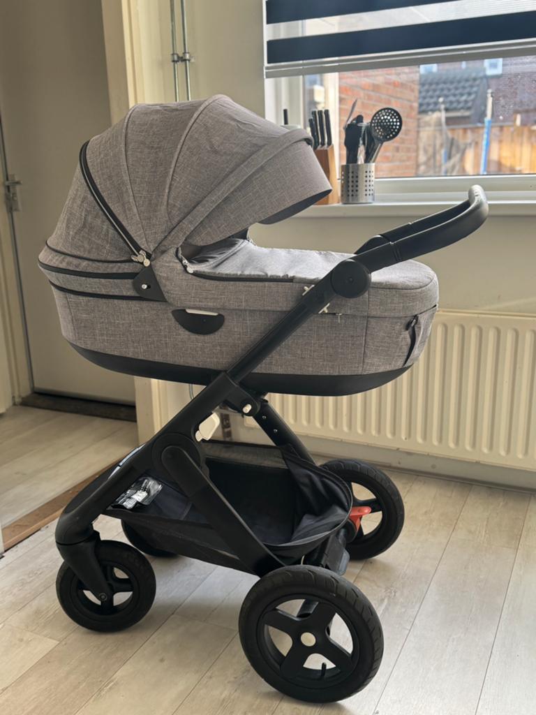 Stokke Trailz + Cybex autostoel & isofix base, Gebruikt, Verstelbare duwstang, Ophalen, Kinderwagen