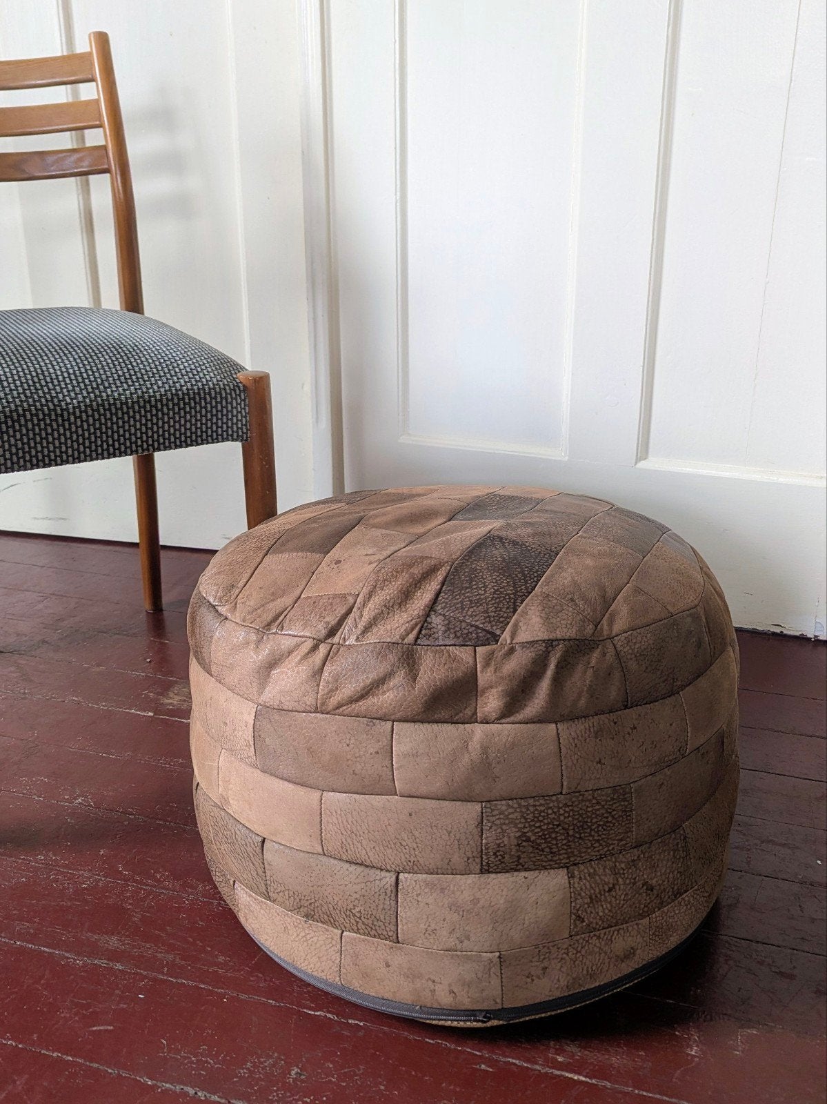 vintage poef leer bruin seventies brutalist, Minder dan 50 cm, Gebruikt, Ophalen of Verzenden, Vintage