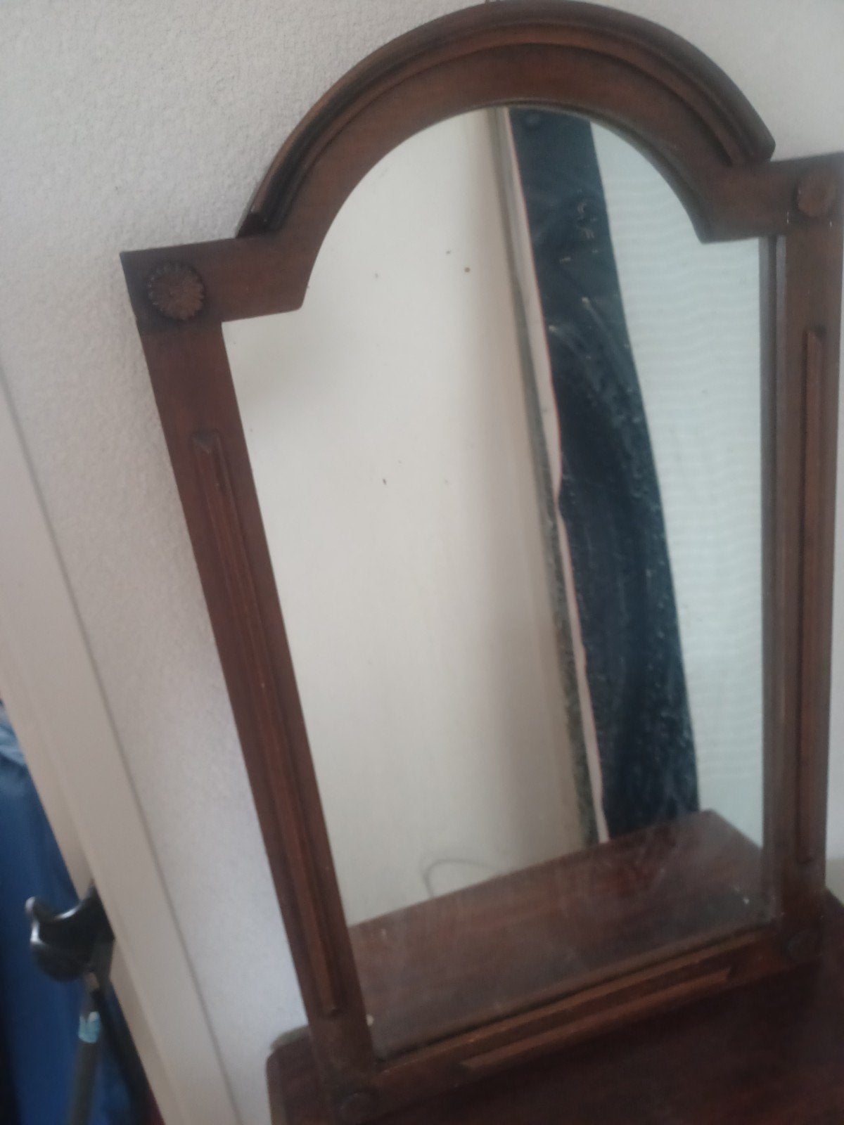Antieke spiegel met houten lijst, Ophalen of Verzenden, Overige vormen, Minder dan 50 cm, 100 tot 150 cm