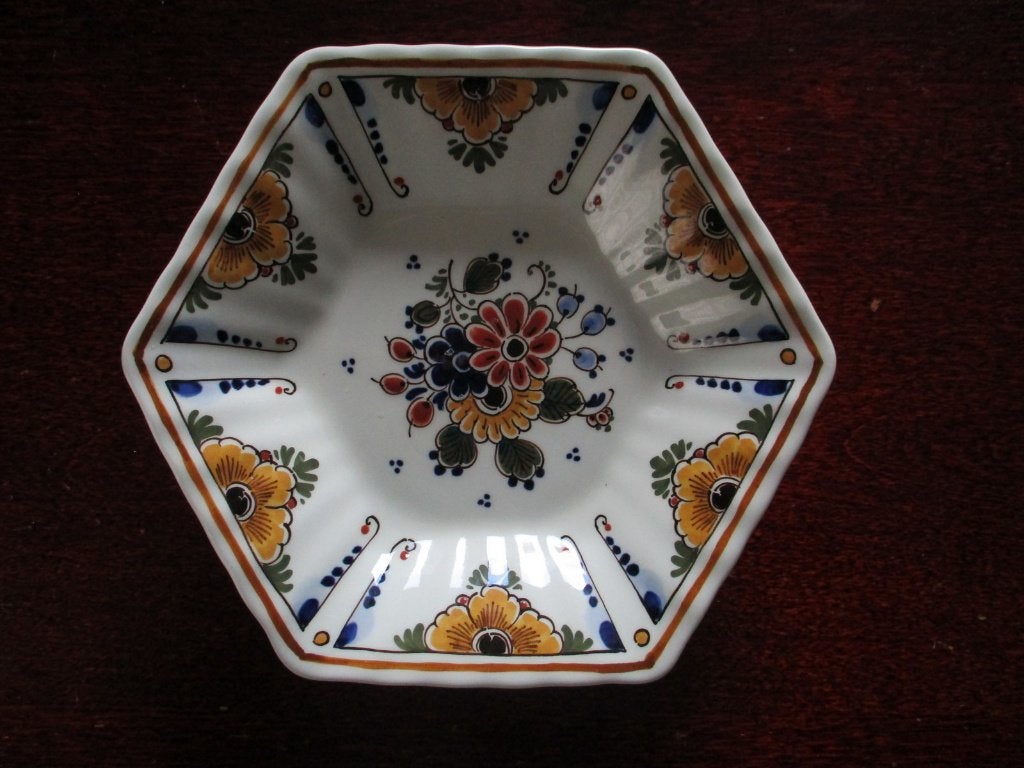 Schaaltje, Royal Delft (Koninklijke Porceleyne Fles), Overige merken, Ophalen of Verzenden, Overige stijlen, Aardewerk