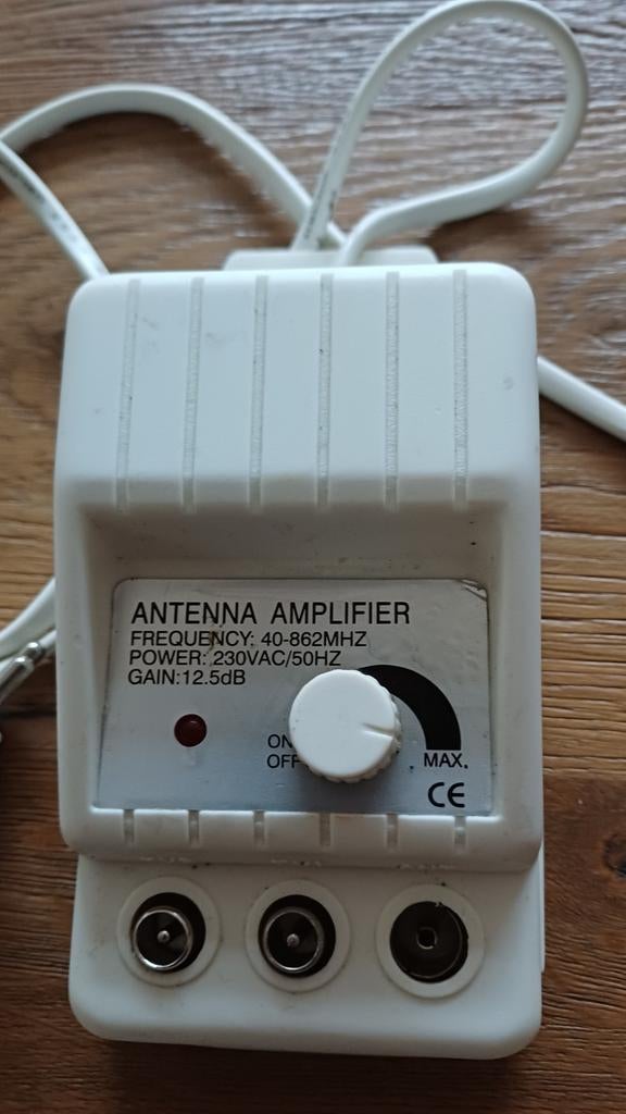 Antenne Signaalversterker 40-862MHz 12.5dB Gain, Ophalen of Verzenden, Gebruikt, Toebehoren