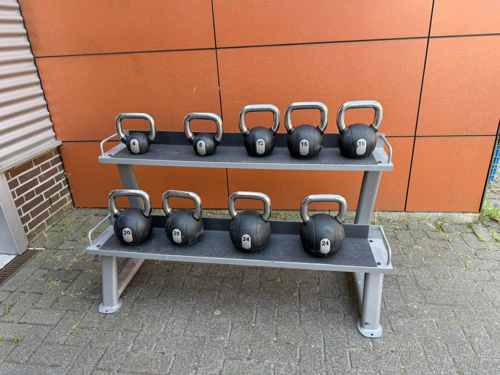 Technogym Kettlebells 4 t/m 24kg + Opbergrek