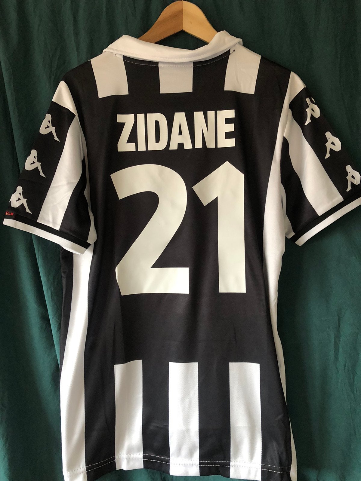 Zidane Juventus retro voetbalshirt maat M, Verzamelen, Sportartikelen en Voetbal, Ophalen of Verzenden, Zo goed als nieuw, Buitenlandse clubs