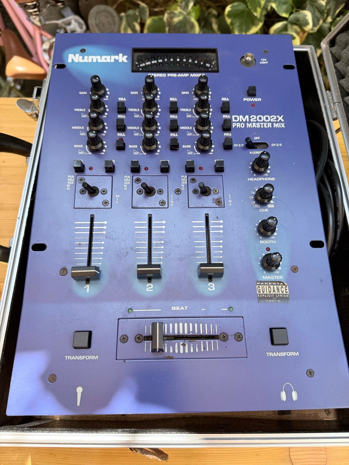 Numark DM2002X Pro Master Mix DJ Mixer met Koffer, Ophalen, Gebruikt, Minder dan 5 kanalen, Microfooningang