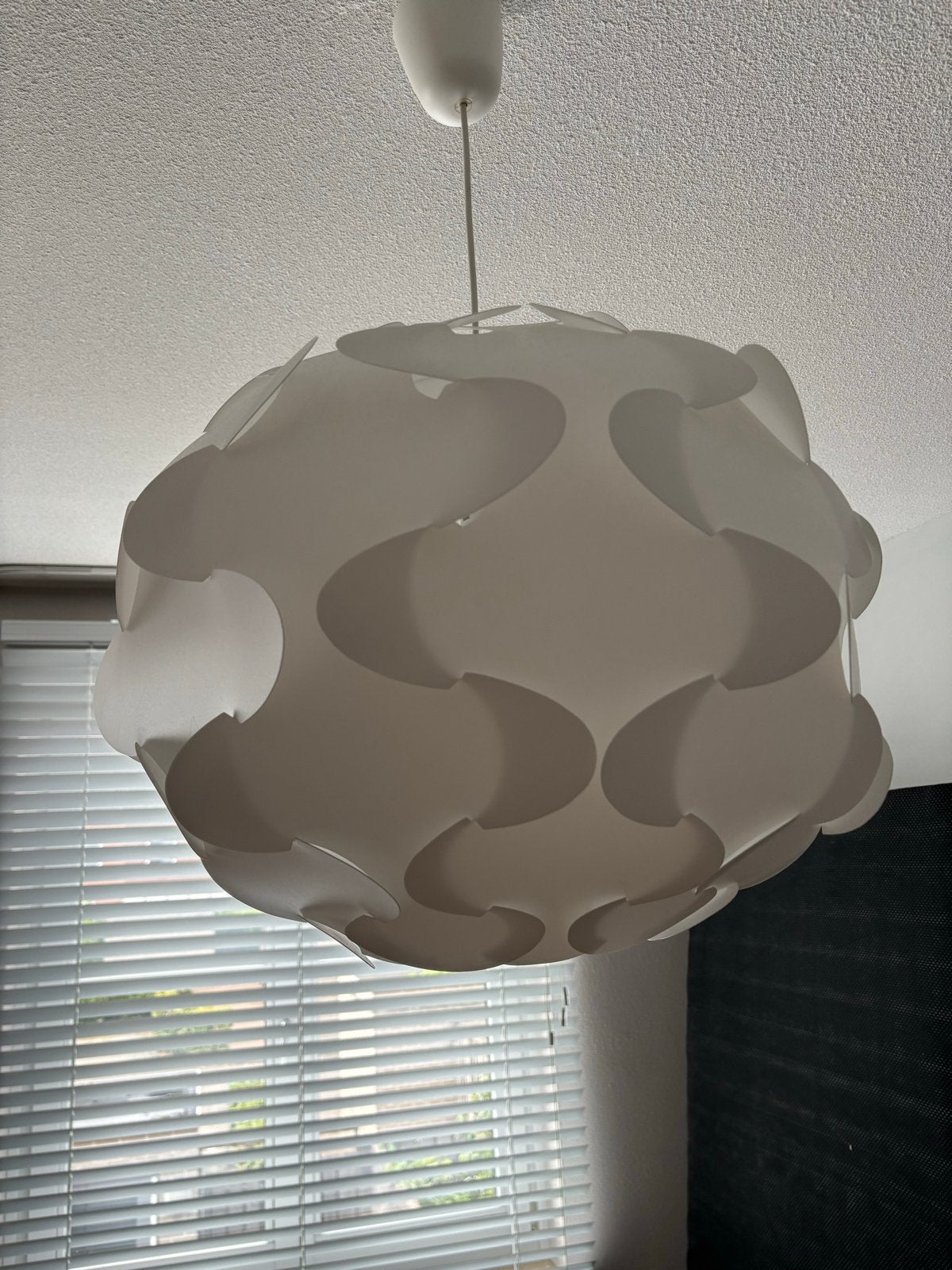 IKEA Maskros hanglamp - Witte designlamp, Ophalen of Verzenden, Zo goed als nieuw, Kunststof, E27 (groot)