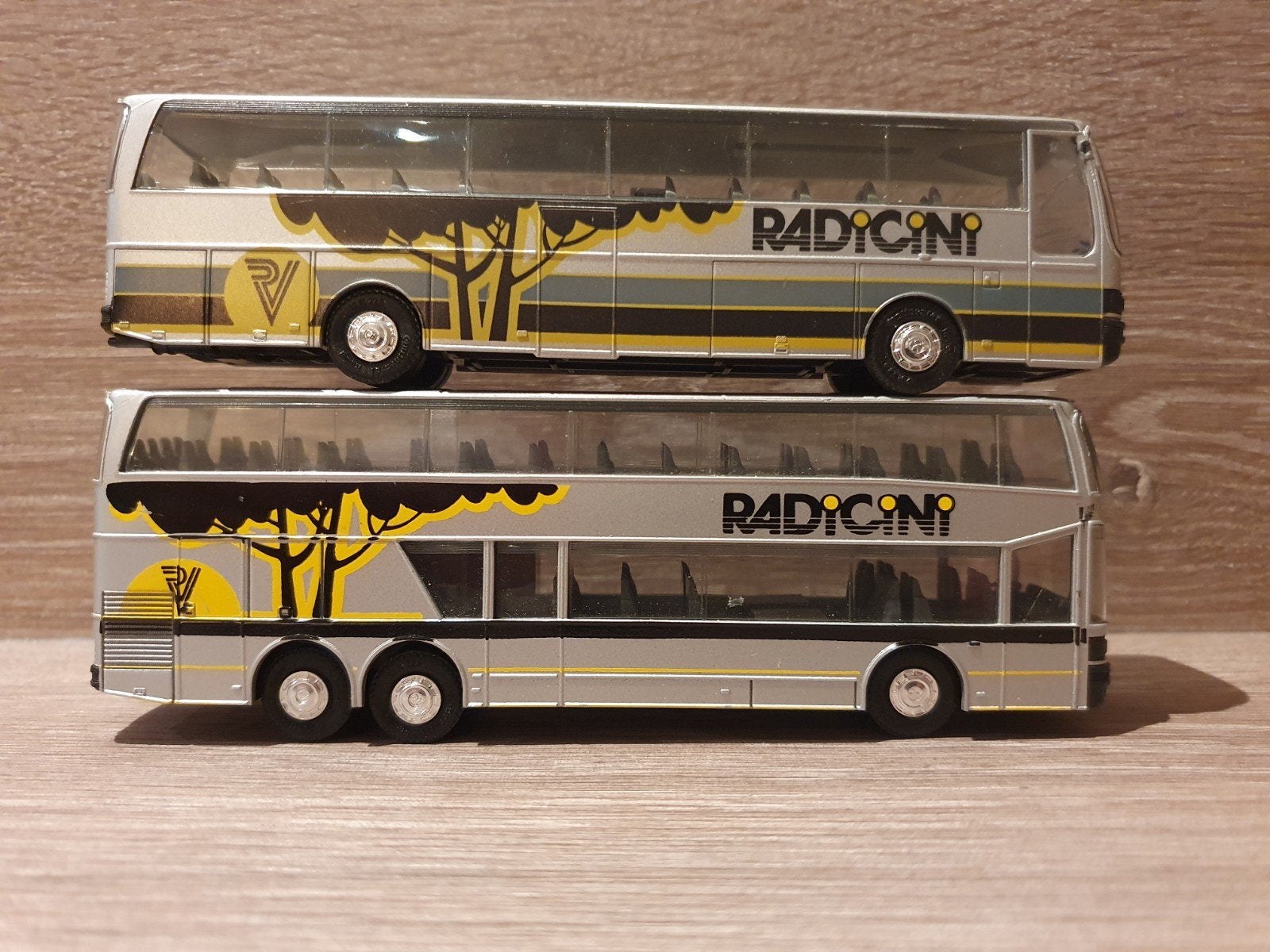 Herpa set 2 st. Setra S215HD en S228DT RADICINI 1:87, Ophalen of Verzenden, Gebruikt, Bus of Vrachtwagen, Herpa