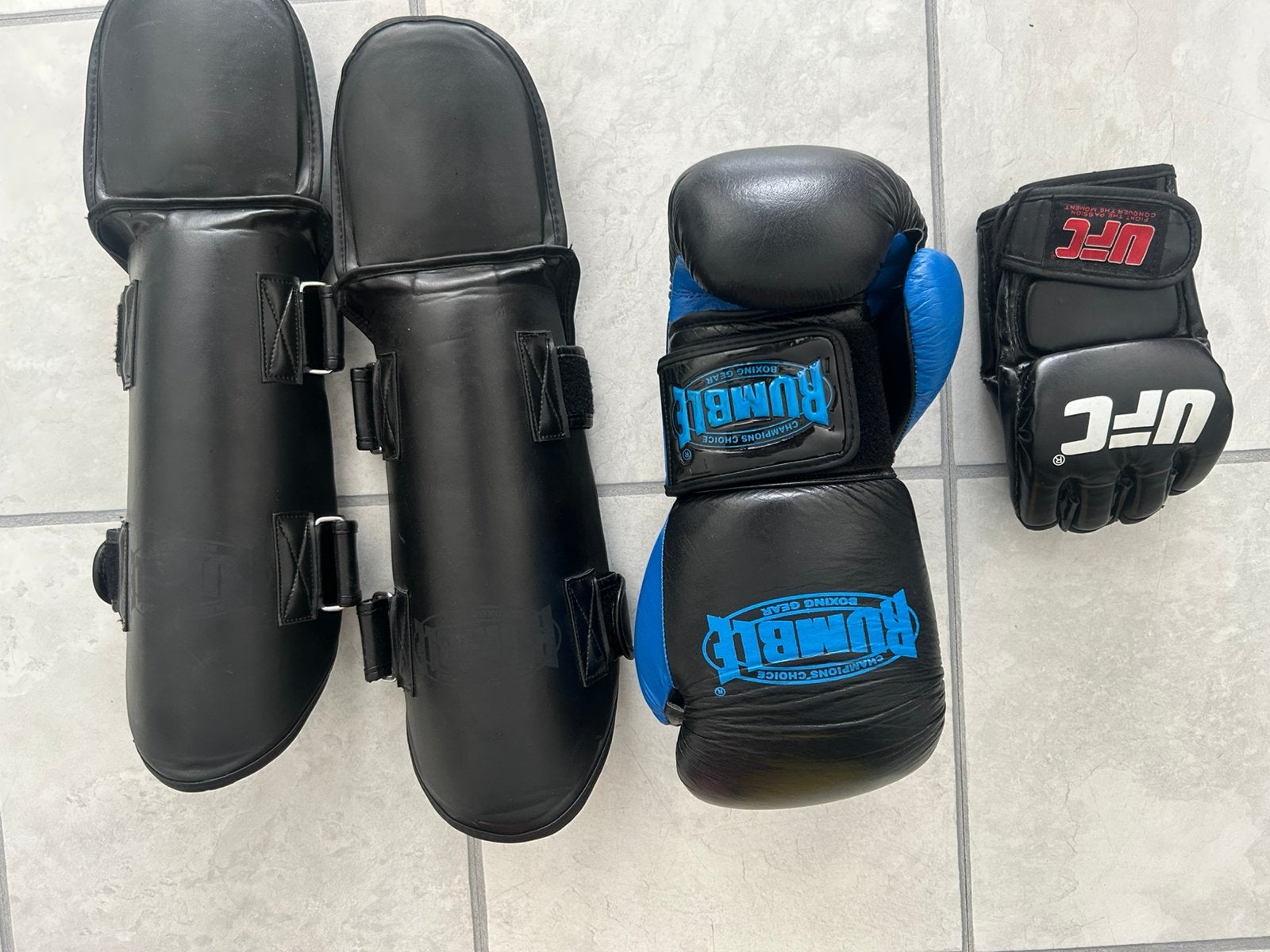Mooi bunble kickboks spullen, Ophalen, Zo goed als nieuw, Bokshandschoenen