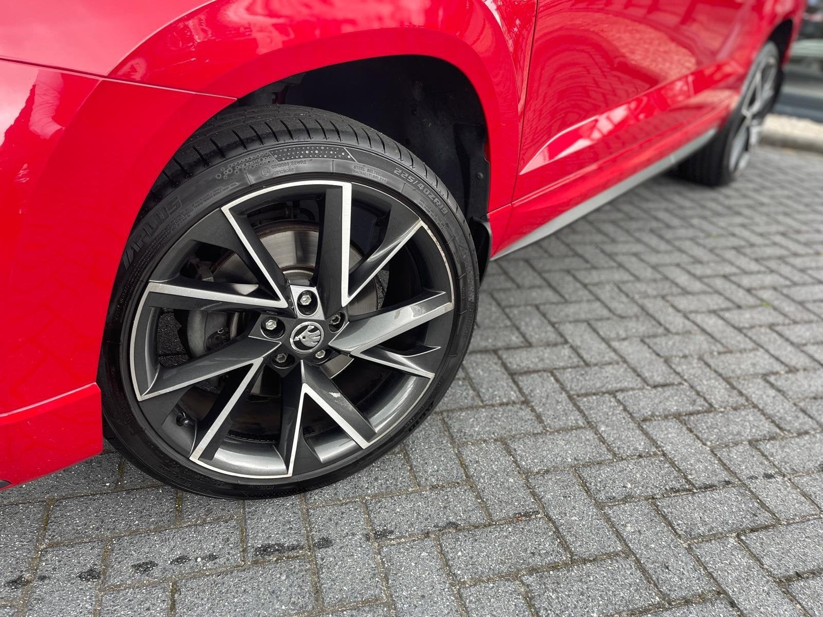 Skoda Karoq 1.5 TSI ACT Sportline Business | DSG | Panorama, 4 cilinders, 150 pk, Automatische klimaatregeling, Bedrijf