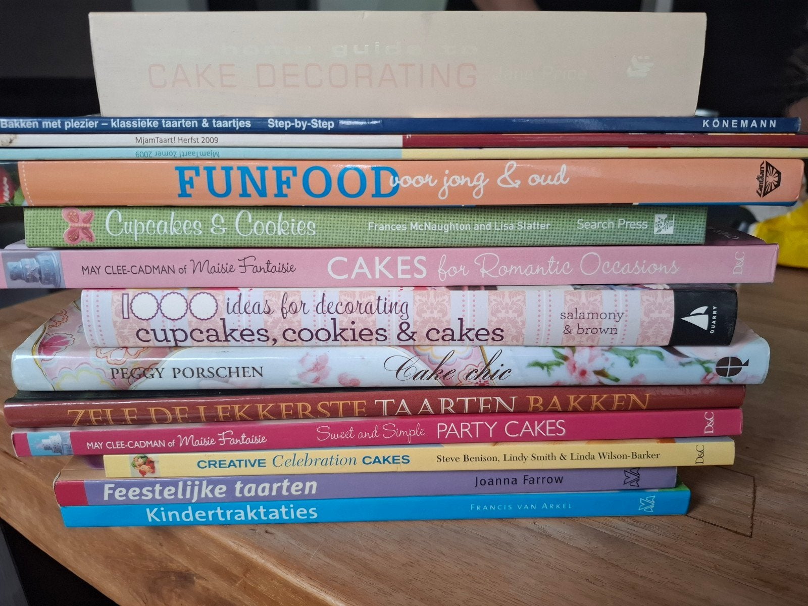 Grote collectie bakboeken: taarten, cupcakes en meer!, Boeken, Ophalen of Verzenden, Zo goed als nieuw, Diverse auteurs, Taart, Gebak en Desserts