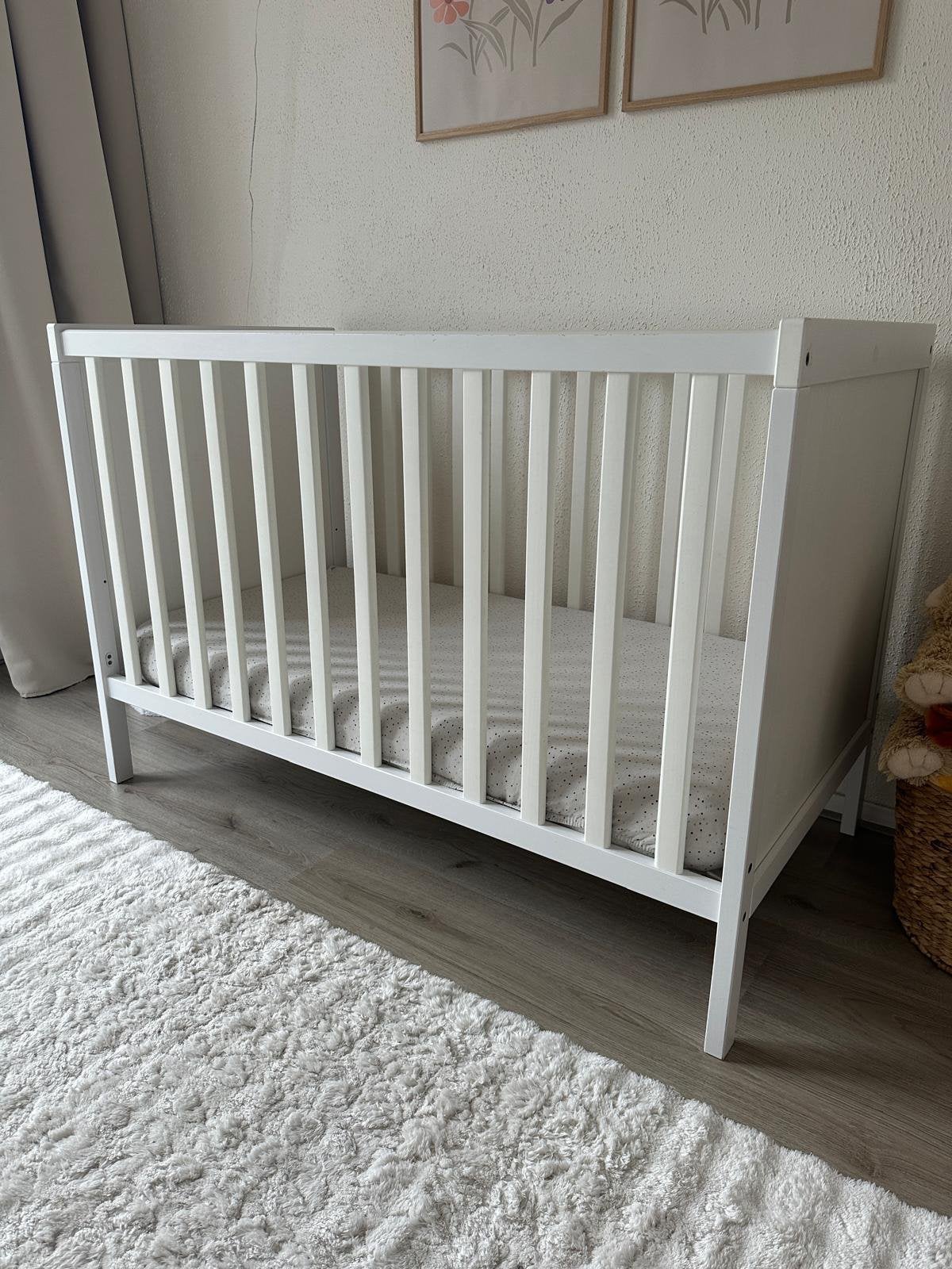 Witte ledikant 60x120 excl. matras, Ophalen, Zo goed als nieuw, Jongetje of Meisje