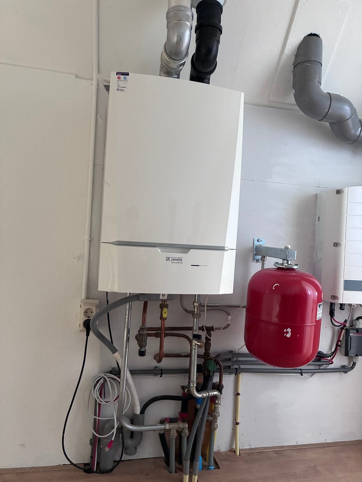 Remeha Calenta 40c CV-ketel (2013) met 8 radiatoren en therm, Ophalen, Gebruikt, Hoog rendement (Hr), Cv-ketel of Combi-ketel