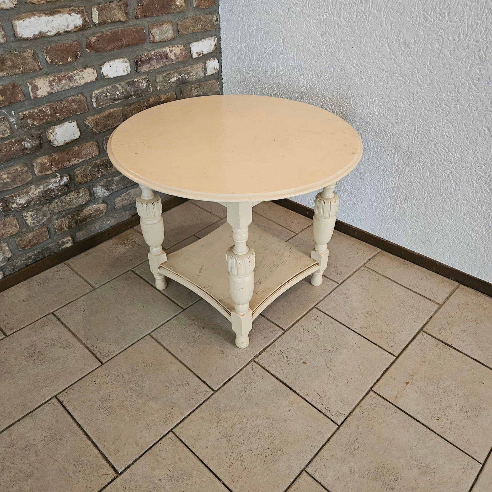 Vintage Bijzettafel Crèmekleurig met Gedraaide Poten, Ophalen