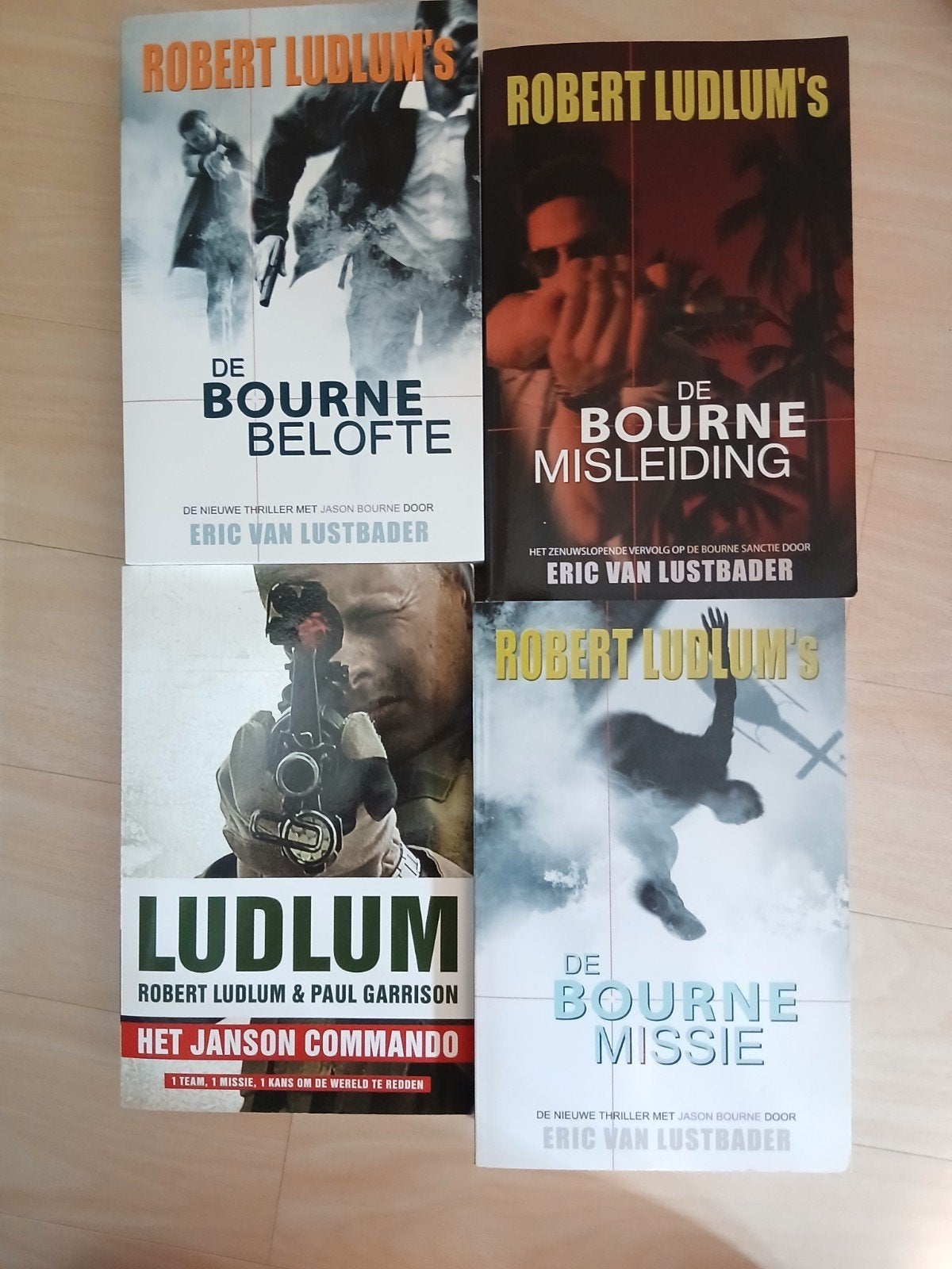 Robert Ludlum's div.boeken, Ophalen
