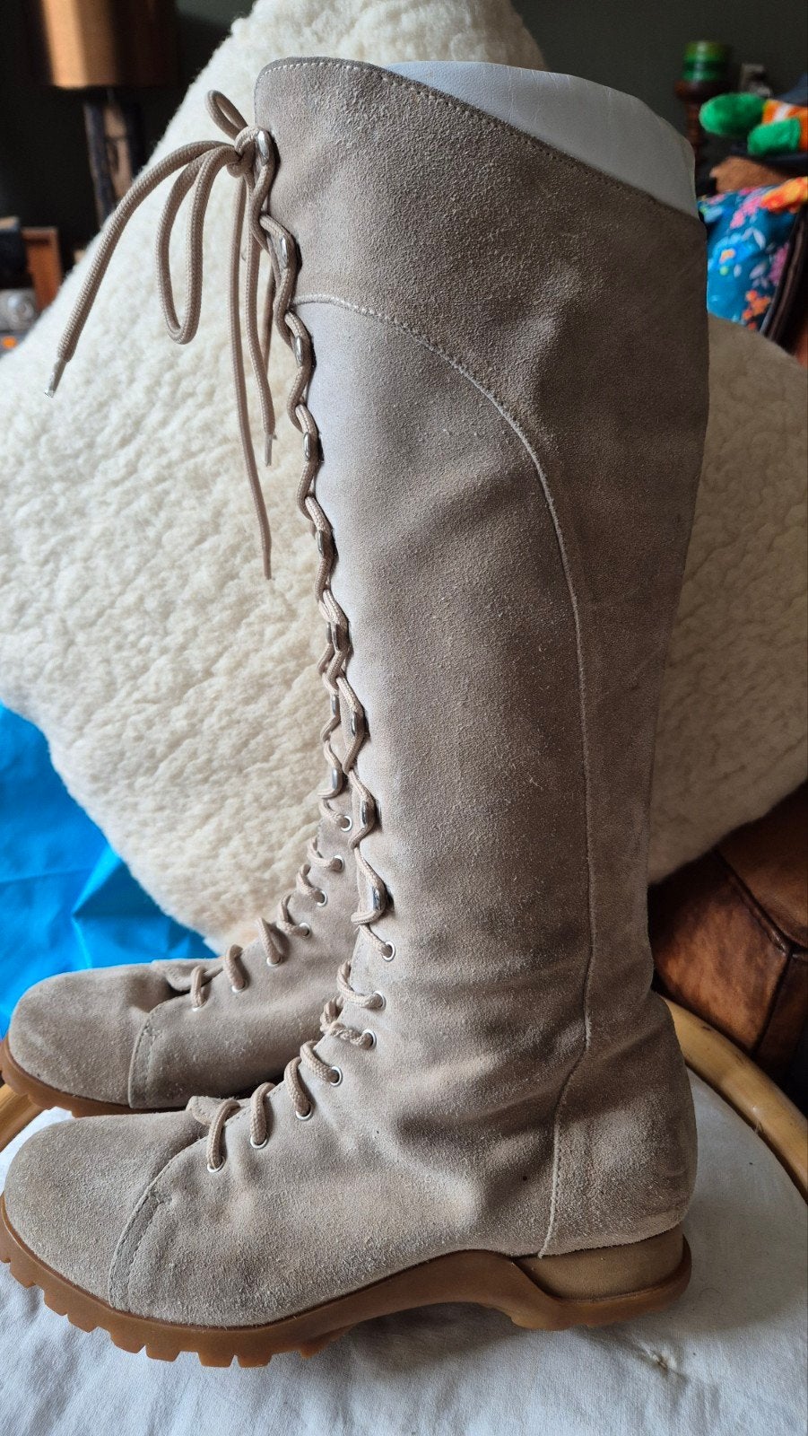 Max Mara suède zand kleur laarzen mt 38,5, Hoge laarzen, Beige, Max Mara, Ophalen of Verzenden